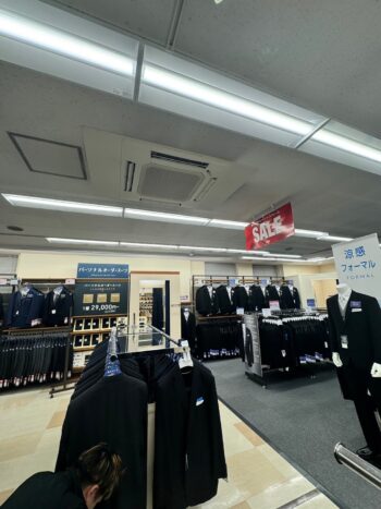 大阪府　茨木市　某紳士服店様にて業務用エアコン入れ替え工事